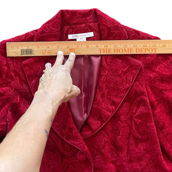 Nine West & Company Red Embossed Velvet Blazer Lined Velour Paisley 10P Jacket - Picture 8 of 10